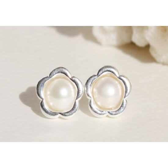 925 Silver Elder Pearl Earrings
